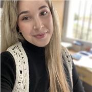 Profesora titulada en Administración y Dirección de Empresas, con amplia experiencia en el mundo empresarial.